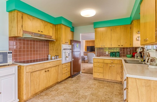 Oroville House | Oroville Lakefront House 3BR - Wi-Fi & Pets