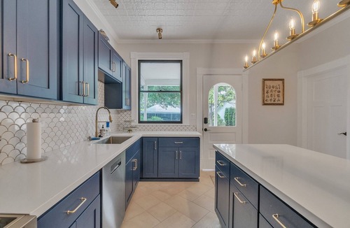 Orting House | Orting Manor - Charming and Historic! by RedAwning