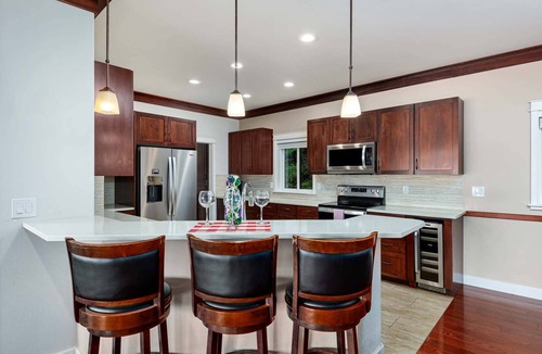 Florence House | Otter Banks on Mercer Lake! Private Dock, Kayaks, Gas Grill and More
