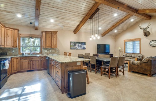 Island Park Cottage | Outdoor Adventure Hub ~ 20 Miles to Yellowstone!