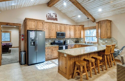 Island Park Cottage | Outdoor Adventure Hub ~ 20 Miles to Yellowstone!