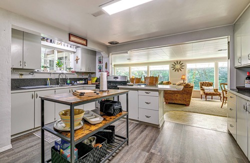 Galice Cabin | Outdoor Adventure: Tranquil Creekside Retreat