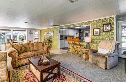 Galice House | Outdoor Adventure: Tranquil Creekside Retreat