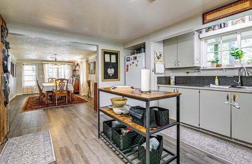 Galice Cottage | Outdoor Adventure: Tranquil Creekside Retreat