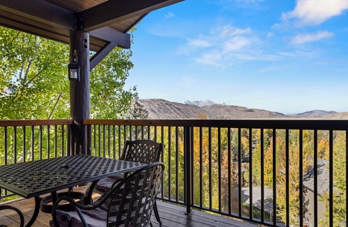 Jackson Condo | Outpost: Grand View 334 - AC and Teton Views