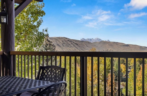 Jackson Condo | Outpost: Grand View 334 - AC and Teton Views