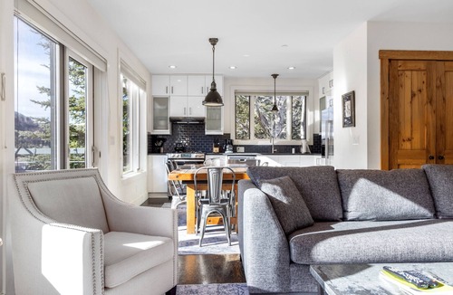 Jackson Condo | Outpost: King Ridge 7 Penthouse - AC & Hot Tub!