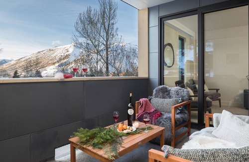 Jackson Condo | Outpost: One Town Hill 307 - Base of Snow King Mtn