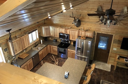 Park County Cabin | Outstanding Crandall Cabin minutes from Yellowstone, ready for your adventure!