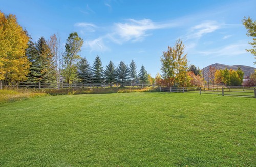 Hailey House | Over 3,000 sq ft: 4 Bedroom, Family-Friendly Home