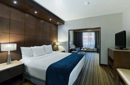 Riverside Hotel | Oxford Suites Downtown Spokane