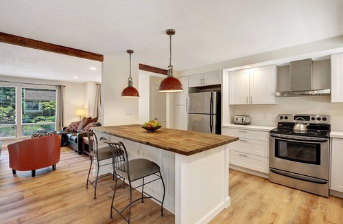 Education Hill House | P5 4BR/3BA on Education Hill near Microsoft