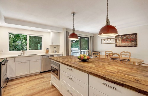 Education Hill House | P5 4BR/3BA on Education Hill near Microsoft