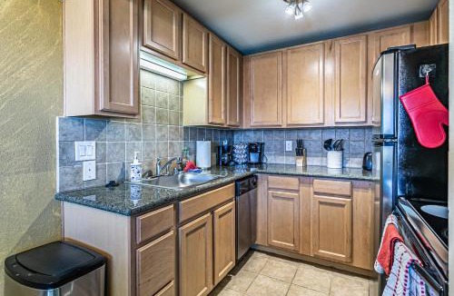 North End Apartment | Pacific View, Best Area, 2 Baths, 2 Bedrooms, WD, Jacuzzi Bath, New Carpet, Balcony, View, 925sf