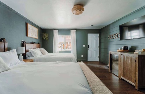 Packwood Hotel | Packwood | Goat Rocks Room at The Peak
