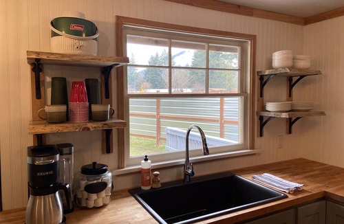Packwood House | Packwood’s BaseCamp@MtRainier 2bd/2bth-pets