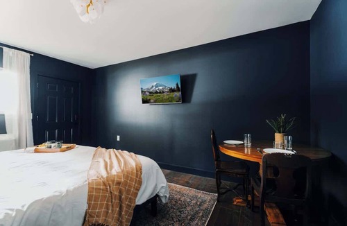 Packwood Hotel | Packwood | Silver Falls Suite at The Peak