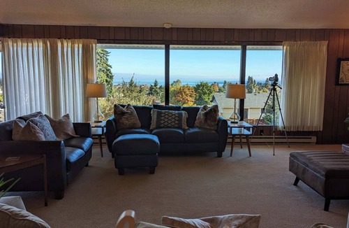 Port Angeles House | Pano Water Views, ONP, Ev Charger, King bed, AC