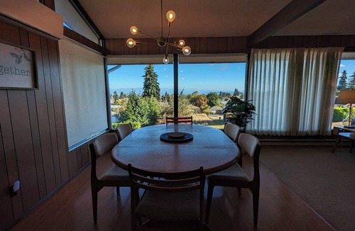 Port Angeles House | Pano Water Views, ONP, Ev Charger, King bed, AC