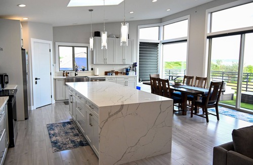 Ferndale House | Panoramic Salish Sea Retreat: Sunsets & Mt. Baker