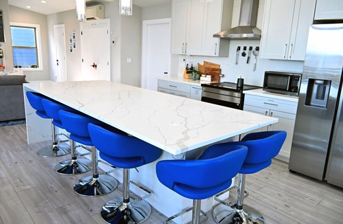 Ferndale House | Panoramic Salish Sea Retreat: Sunsets & Mt. Baker