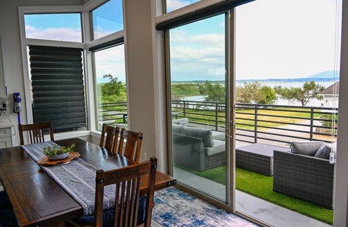 Ferndale House | Panoramic Salish Sea Retreat: Sunsets & Mt. Baker