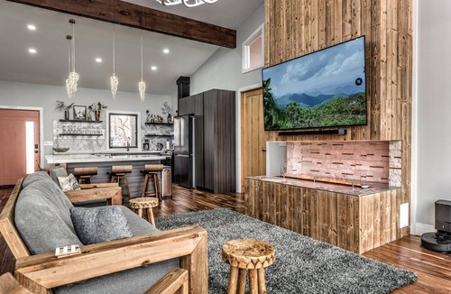 Morganton Ski Chalet | Panoramic Views from Modern Mountain Chalet close to Blue Ridge, GA.