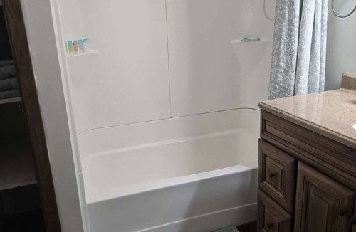 Red Lake Falls Hotel | Paradise Falls Motel & Liquor LLC