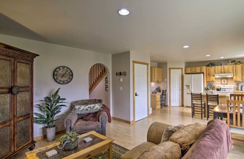 Emigrant Condo | Paradise Found Condo with Stunning Mountain Views located in Paradise Valley, MT