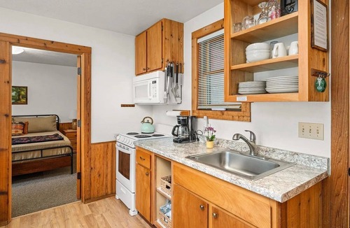 Blue River Cabin | Paradise on the banks of the McKenzie River