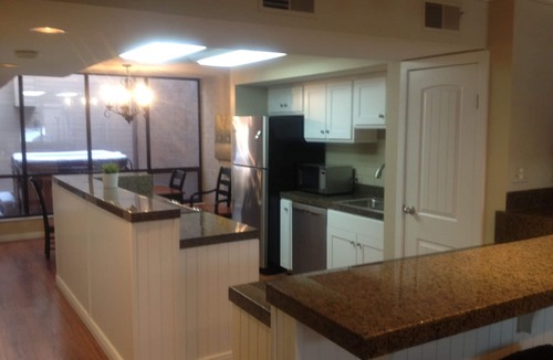 North Park City House | PARK AVE CONDO~ GREAT CENTRAL LOCATION ON GOLF COURSE