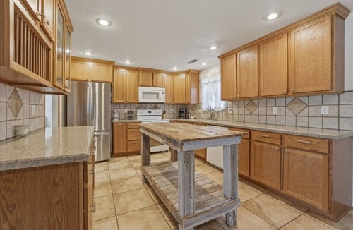 Mountain Home House | *Parking*Self Check-In*Full Kitchen*A/C*W/D