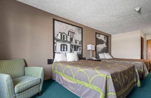 El Paso Hotel | Pass-Through Paradise | Affordable El Paso Sleep Stop w/Easy Parking | 2 Units