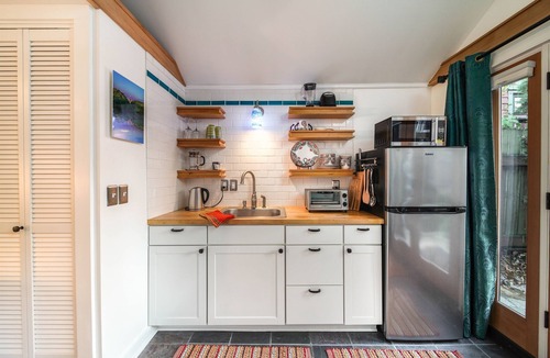 Humboldt Cottage | Patio Cottage: sleeps 1–2; kitchen; gas fire pit