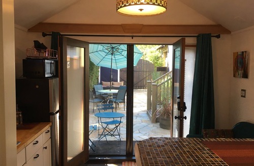 Humboldt Cottage | Patio Cottage: sleeps 1–2; kitchen; gas fire pit