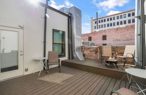 Great Falls Apartment | Patio/Fire Pit | Downtown | Parking | King Bed