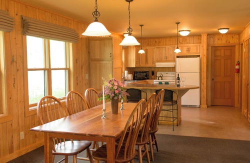 Winthrop House | Patterson Lake Cabin - 1 Queen/1 Queen Murphy/1 Twin