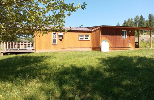 Colville Cottage | Peaceful 1-bedroom cottage with AC in charming Colville