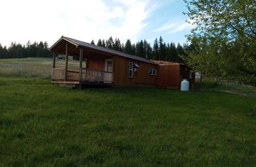 Colville Cottage | Peaceful 1-bedroom cottage with AC in charming Colville