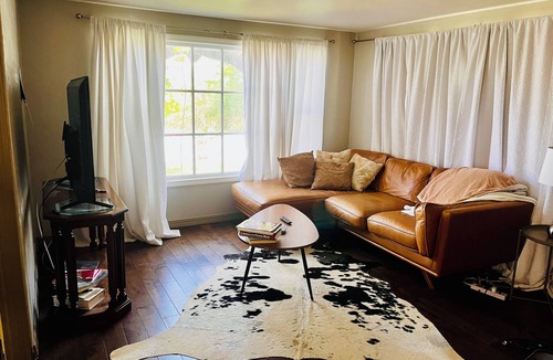 West Central House | Peaceful 2 bed retreat on the river. Very close to hospitals and DT Spokane!