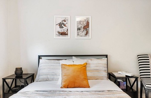 Arnada House | Peaceful 3-bdrm DT Vancouver Home