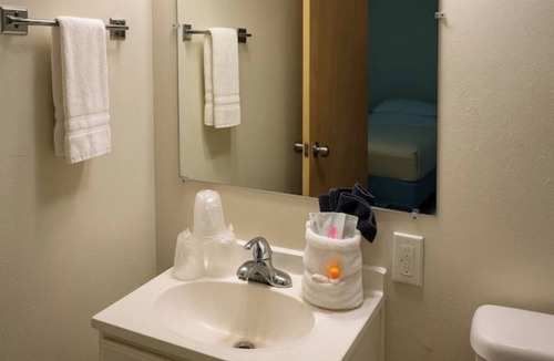 Wolf Point Hotel | Peaceful Accommodation w/Free Parking | Next to Wolf Point Area Museum