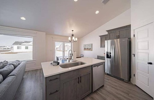 Idaho Falls House | Peaceful Barcelona Family Retreat – Quiet Comfort in a Safe Neighborhood