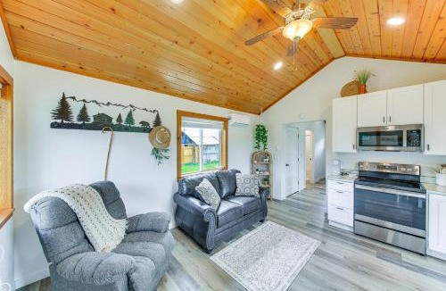 Bonners Ferry House | Peaceful Bonners Ferry Cabin w/Deck & Mtn Views!