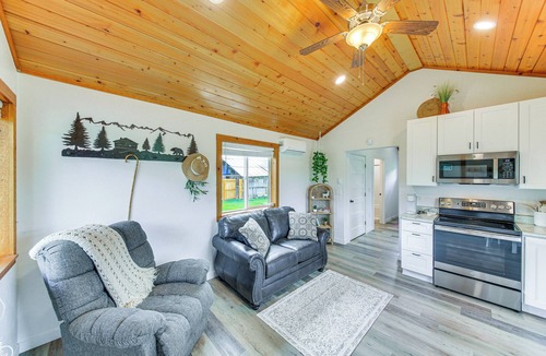 Bonners Ferry Cabin | Peaceful Bonners Ferry Cabin w/Deck & Mtn Views!