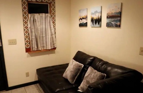 Medford House | Peaceful Cottage for Traveling Professionals