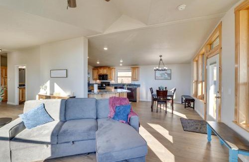 Harvard House | Peaceful Deary Vacation Rental w/Deck & Views!