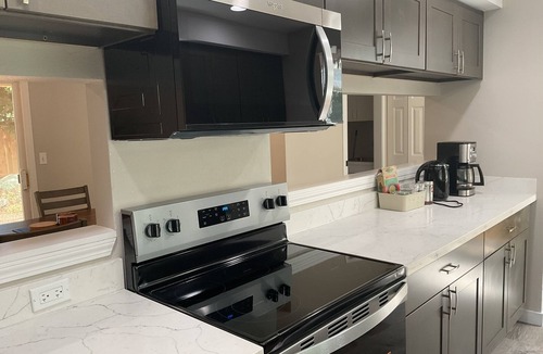Edmonds House | Peaceful Family Friendly Home with High Speed WIFI in lovely Edmonds