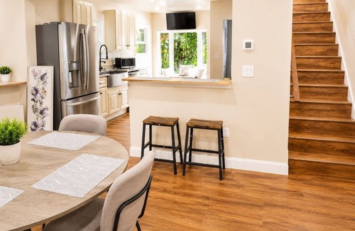 Eastside House | Peaceful Forest Retreat – Sleeps 8 Near JBLM, Tacoma & Seattle