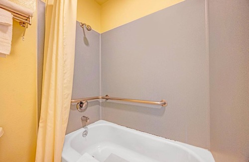 Stevenson Hotel | Peaceful King Room w/Free Parking | Pets Allowed | Free Parking